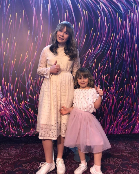 &laquo;Соню снимали в конференц-зале гостиницы. Педагог плакала, когда она пела&raquo;: мама изолированной суперфиналистки &laquo;Голос. Дети&raquo; рассказала о закулисье финала