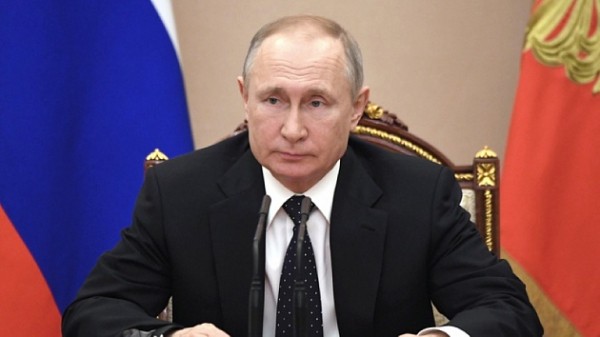 Из-за коронавируса Путин объявил весь апрель нерабочим