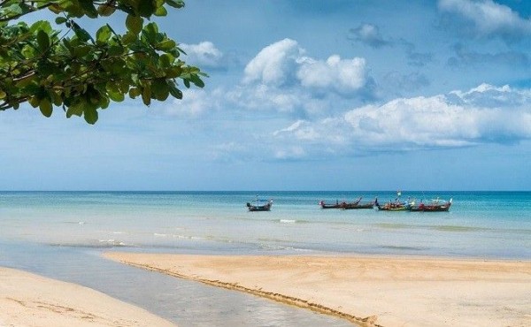 Застряли в Таиланде без денег и жилья туристы из Новосибирска Застряли в Таиланде без денег и жилья туристы из Новосибирска