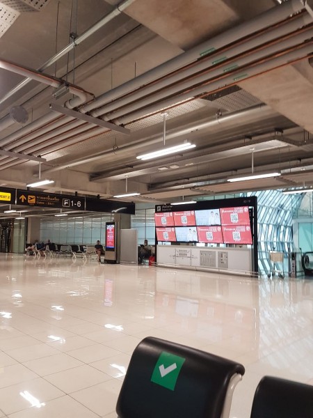 «Накормили колбасой и заперли на ключ»: вернувшихся из Таиланда россиян поселили в пансионате под охраной Росгвардии «Накормили колбасой и заперли на ключ»: вернувшихся из Таиланда россиян поселили в пансионате под охраной Росгвардии