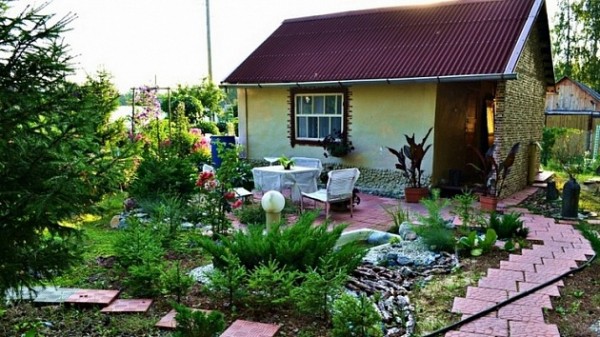 Новосибирцам власти рекомендуют посещать дачи на личном транспорте