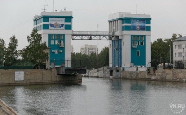 К скорому открытию навигации готовят Новосибирский шлюз