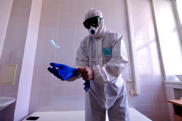 &laquo;Это вам не люкс&raquo;: 10 фото из жизни инфекционной больницы