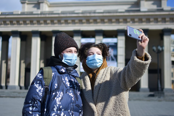 Вирусолог Сергей Нетесов о пике заболеваемости коронавирусом: «Чем теплее, тем жизнь вируса короче»