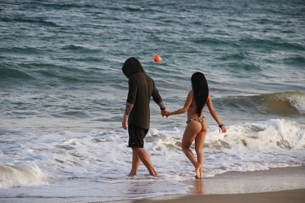 «Хвасталась отпуском в «Инстаграме»: соседи засудили гламурную блогершу за нарушение двухнедельного карантина «Хвасталась отпуском в «Инстаграме»: соседи засудили гламурную блогершу за нарушение двухнедельного карантина