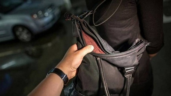 В Новосибирске отец и сын задержали грабителя