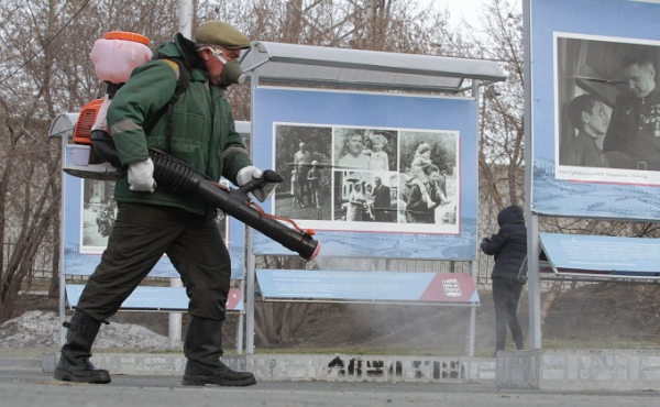 Химикатами от коронавируса залили набережную в Новосибирске Химикатами от коронавируса залили набережную в Новосибирске