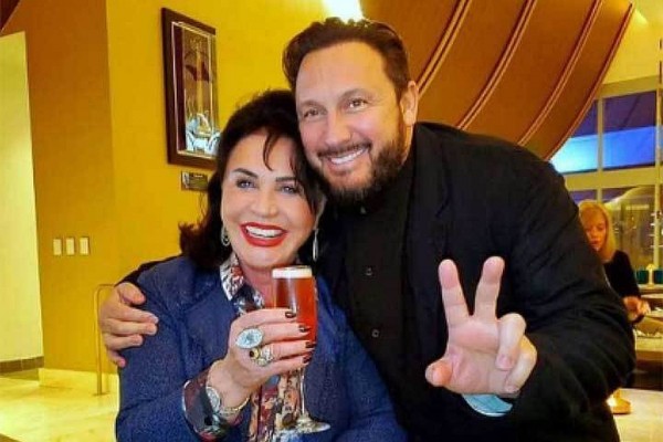 Почему звезд повально везут в больницы с пневмонией, но при этом коронавирус у них не находят Почему звезд повально везут в больницы с пневмонией, но при этом коронавирус у них не находят