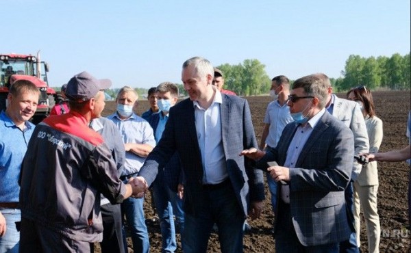 Что показали губернатору Травникову в Колыванском районе