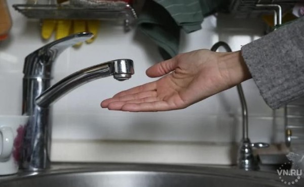 Кому дали воду раньше обещанного 24 мая в Новосибирске Кому дали воду раньше обещанного 24 мая в Новосибирске