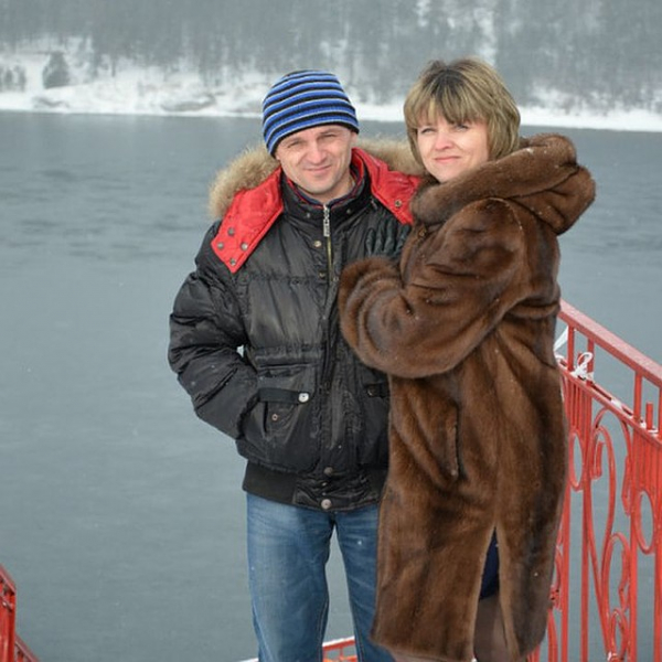 Младенца, которого отец рубанул топором, усыновили врачи: теперь его ищет родная сестра