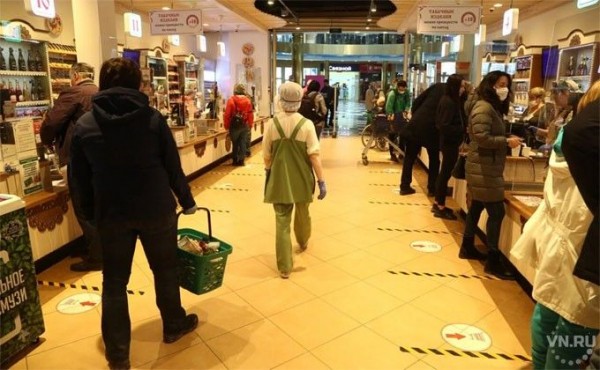 Маску надели на лицо склочного покупателя гвардейцы