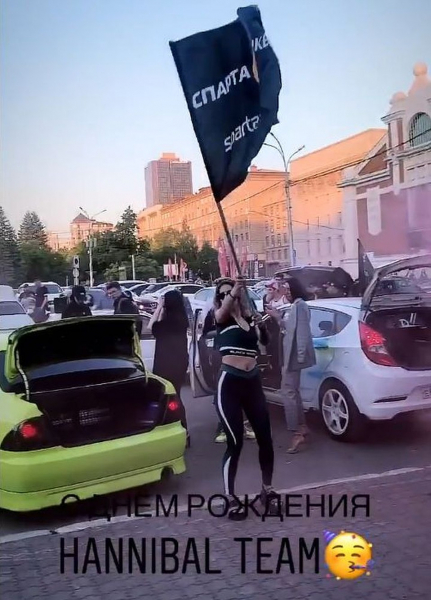 Пир во время коронавируса: молодежь устроила дикую тусу в центре Новосибирска