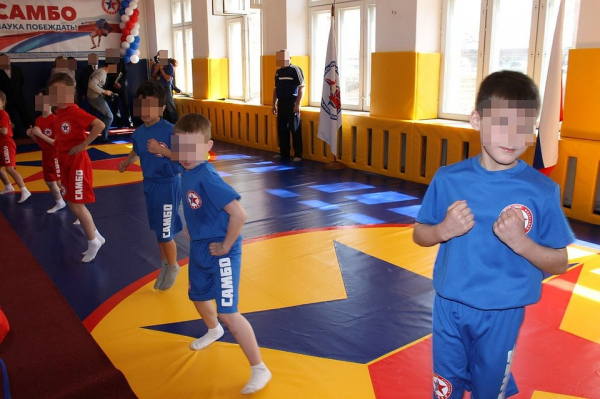 &laquo;Это же было в шутку&raquo;: мама школьника требует миллион за то, что сына избил 11-летний чемпион по тхэквондо и кикбоксингу