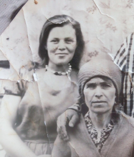 Младенца, которого отец рубанул топором, усыновили врачи: теперь его ищет родная сестра