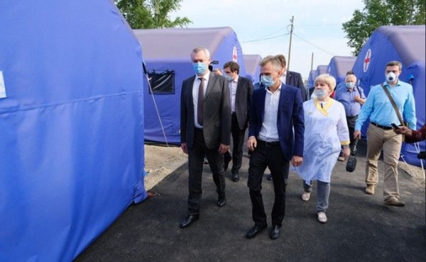 Группа «Сибантрацит» построила мобильный госпиталь для лечения от коронавируса в Новосибирской области Группа «Сибантрацит» построила мобильный госпиталь для лечения от коронавируса в Новосибирской области