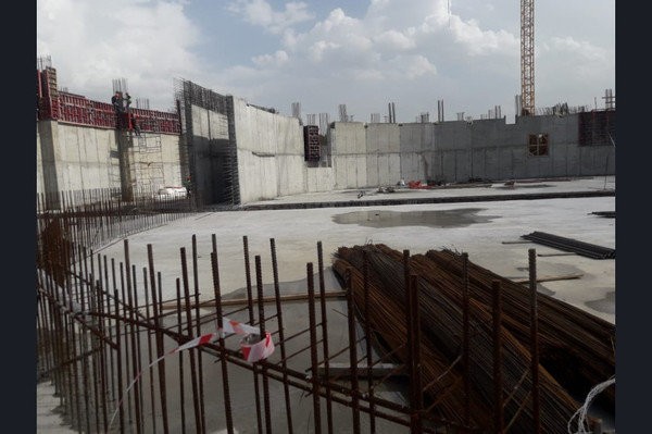 Строители завершают заливку фундаментной плиты Ледовой арены к МЧМ-2023 в Новосибирске Строители завершают заливку фундаментной плиты Ледовой арены к МЧМ-2023 в Новосибирске