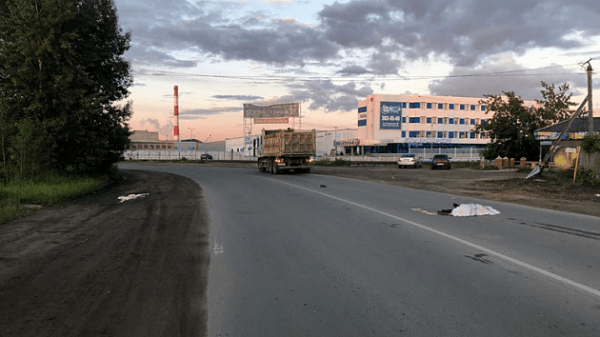 Мужчина погиб под колёсами грузовика в Новосибирске Мужчина погиб под колёсами грузовика в Новосибирске