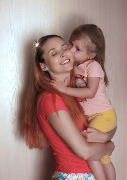 &laquo;Хочу увидеть дочку&raquo;: дневник сибирячки, которая лишилась зрения, но вышла замуж и родила ребенка