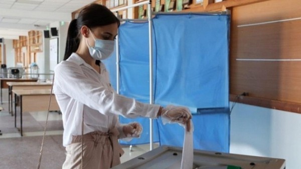 Свыше восьми тысяч новосибирцев будут следить за голосованием по поправкам в Конституцию