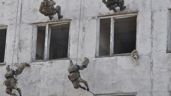 В ФСБ попросили новосибирцев не паниковать из-за выстрелов по ночам В ФСБ попросили новосибирцев не паниковать из-за выстрелов по ночам