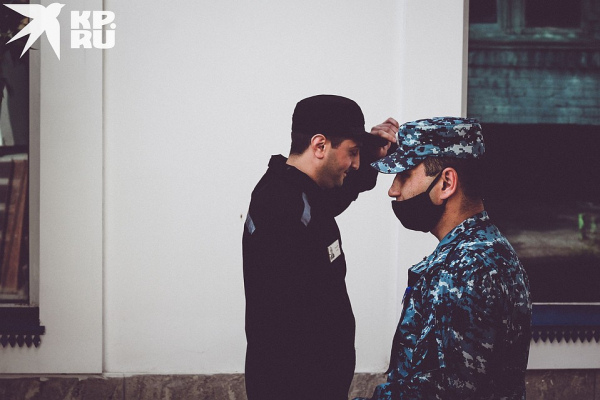 Как внук председателя суда ушел к боевикам: интервью с террористом, который обстрелял здание ФСБ в Дербенте