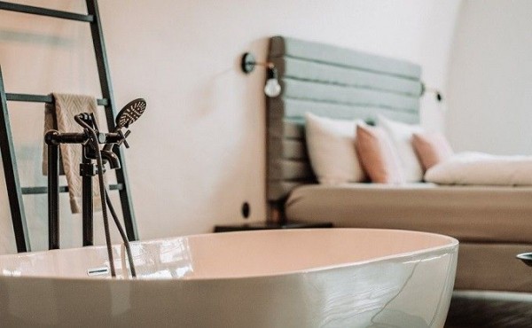 54 китайца обнаружили в «Старом отеле» в Новосибирске 54 китайца обнаружили в «Старом отеле» в Новосибирске