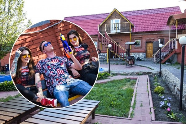 Двойняшки, школьный учитель и даже ребенок: зачем 15 блогеров сняли дом и теперь живут вместе