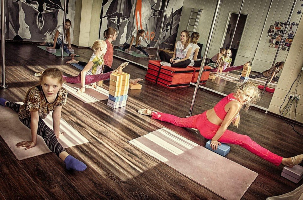 Врачи сказали - не сможешь ходить: сибирячка с больным позвоночником стала гимнасткой