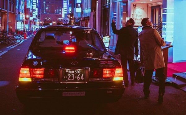 Двое держали азиата – еще двое грабили квартиру Двое держали азиата – еще двое грабили квартиру