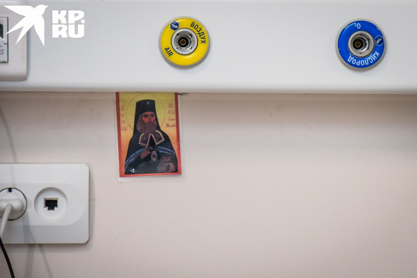 Пока лечат только &laquo;своих&raquo;: как выглядит госпиталь, который военные построили в Новосибирске за 56 дней