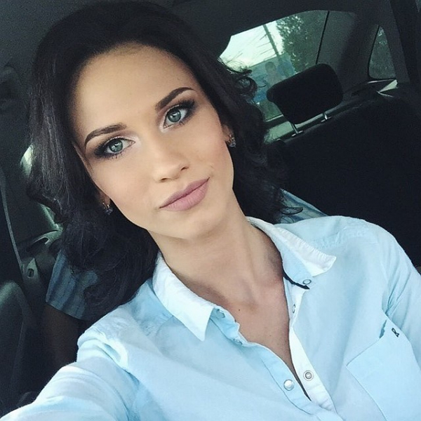 Самая красивая полицейская Новосибирска сняла погоны и стала блогером-сетевиком Самая красивая полицейская Новосибирска сняла погоны и стала блогером-сетевиком