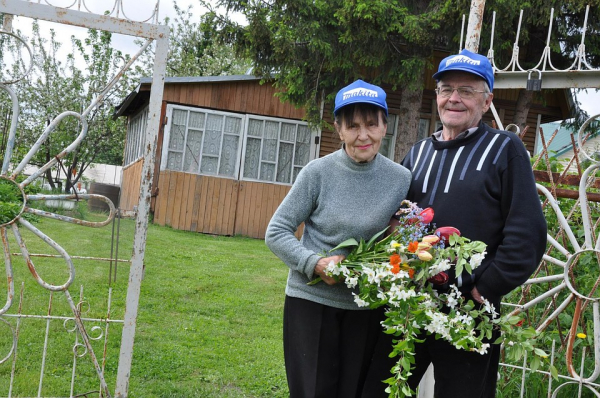 «Усмехались – зачем мне это»: 80-летняя сибирячка прыгнула с парашютом и хочет еще