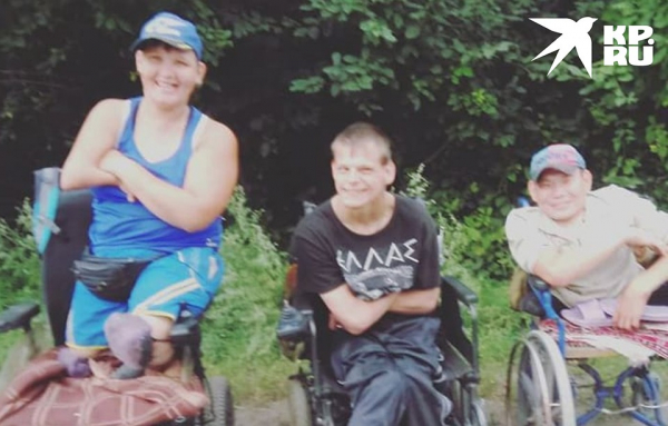 &laquo;Думали, я не выживу&raquo;: безногая девушка, которую мать бросила в детском доме, обрела семью