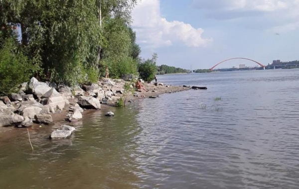 Несколько людей погибли при спасении из воды девочки в Новосибирске