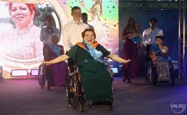 &laquo;Недостатков ноль, талантов &ndash; тысячи&raquo;: 13 корон раздали красавицам на инвалидных колясках в Бердске