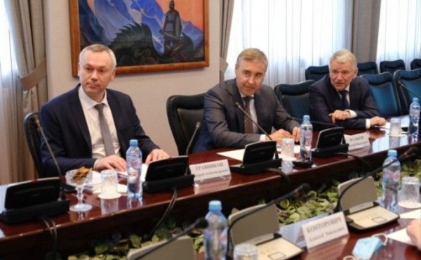 Андрей Травников и Валерий Фальков встретились с учеными СО РАН