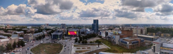 Роскошная панорама пл. Маркса открывается с высоты гостиницы «Турист» Роскошная панорама пл. Маркса открывается с высоты гостиницы «Турист»