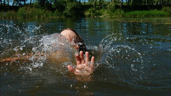 Несколько людей погибли при спасении из воды девочки в Новосибирске