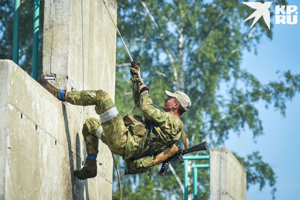 &laquo;Финиш, где ты? Я ползу&hellip;&raquo;: как российские разведчики боролись друг с другом и жарой