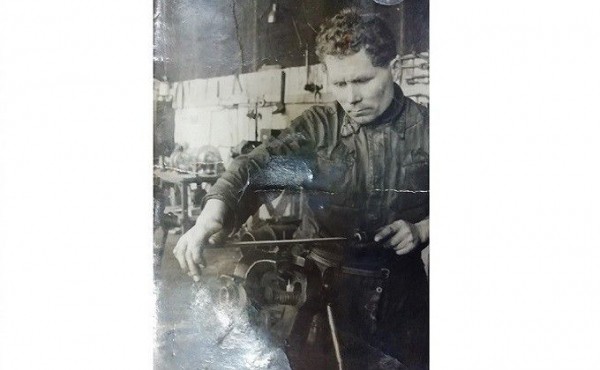 Хлеб и корабли для фронта