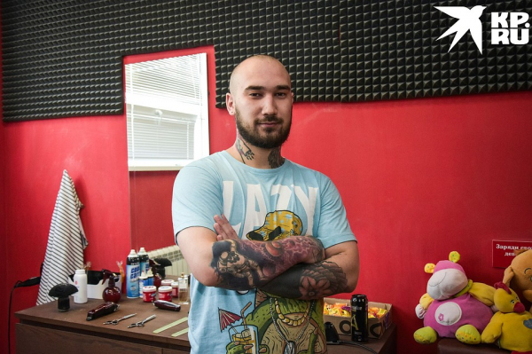 «Многие таких детей боятся, а я — люблю»: парень бесплатно стрижет маленьких аутистов и больных ДЦП «Многие таких детей боятся, а я — люблю»: парень бесплатно стрижет маленьких аутистов и больных ДЦП