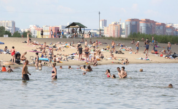Новосибирцы заполонили пляжи, игнорируя запреты