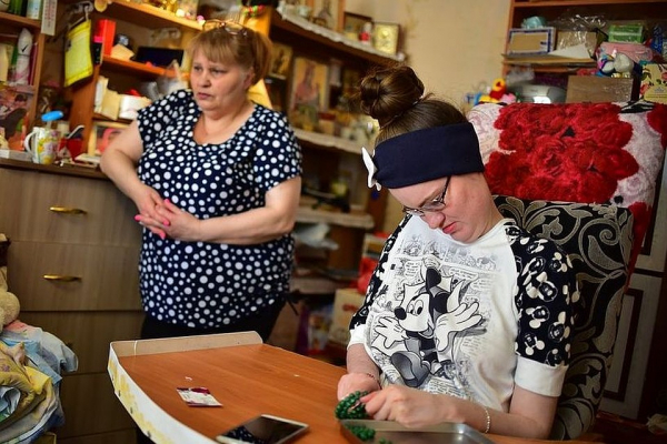 Жизнь после укуса: парализованная из-за клеща сибирячка встала на ноги в свой 30-летний юбилей