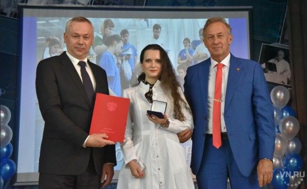 Дипломы вручили новосибирским студентам-медикам