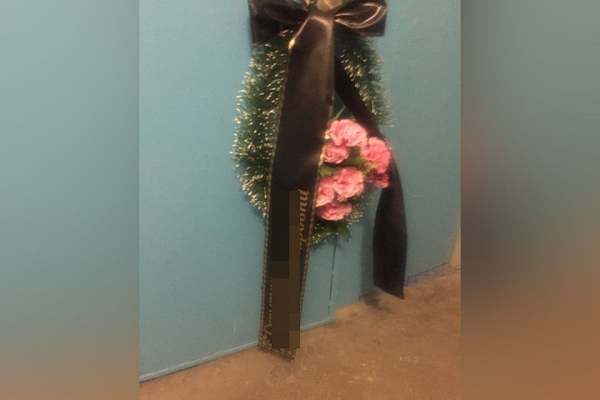 Пожар в приюте «Кошкино лукошко» в Новосибирске: перед этим зоозащитники получили похоронный венок Пожар в приюте «Кошкино лукошко» в Новосибирске: перед этим зоозащитники получили похоронный венок