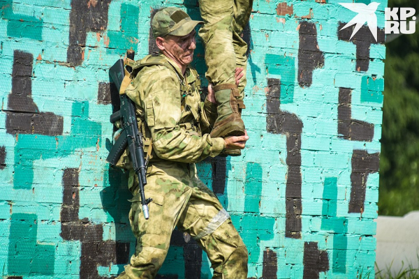 &laquo;Финиш, где ты? Я ползу&hellip;&raquo;: как российские разведчики боролись друг с другом и жарой