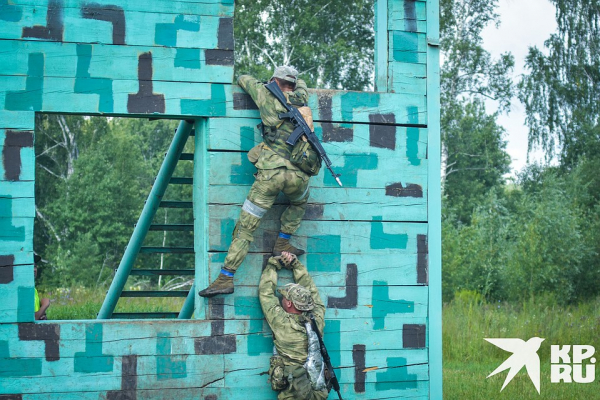 &laquo;Финиш, где ты? Я ползу&hellip;&raquo;: как российские разведчики боролись друг с другом и жарой