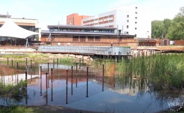 Стройка на берегу озера в парке «Сосновый бор» заинтересовала прокуратуру Стройка на берегу озера в парке «Сосновый бор» заинтересовала прокуратуру