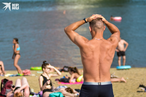 Бикини с видом на Бугринский мост: первые фото с официально открывшихся пляжей в Новосибирске